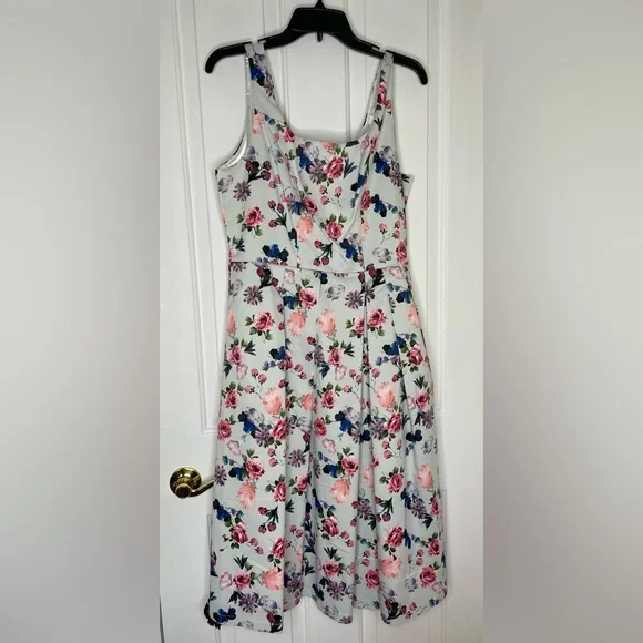 Floral cocktail dress - Picture 2 of 10